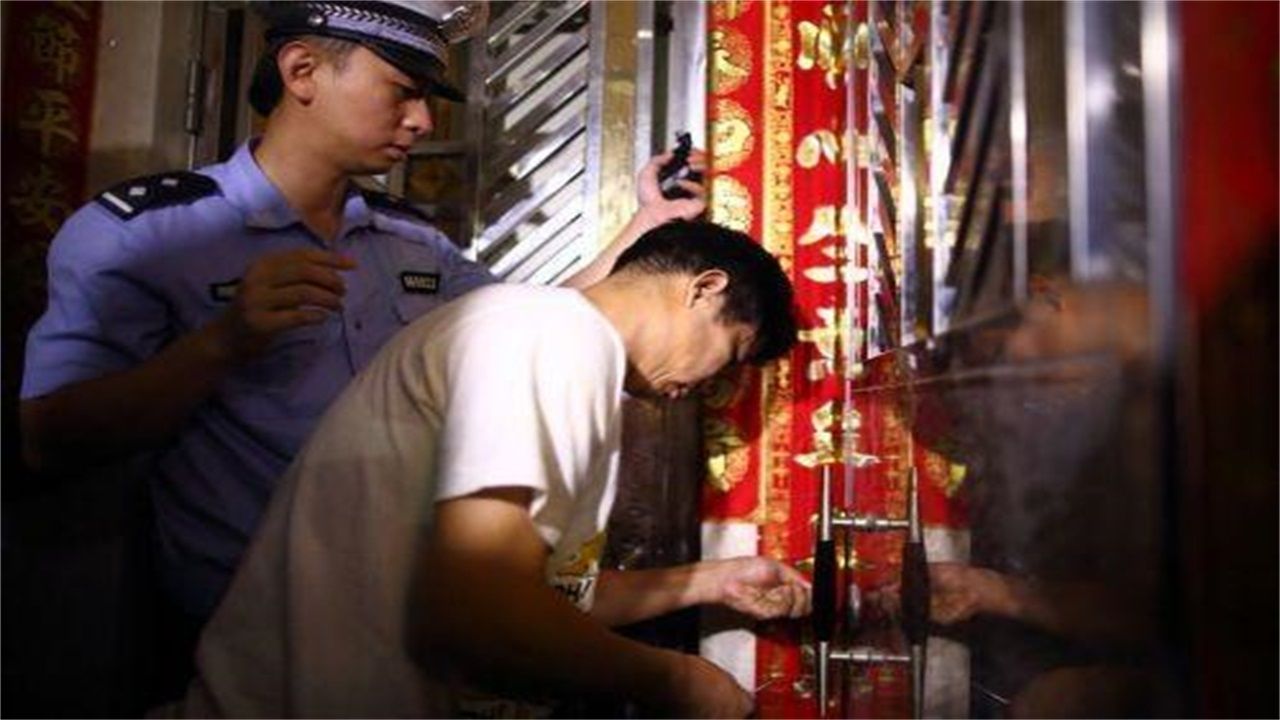 三门峡请开锁师傅开了锁后，师傅为什么一般都不进门，就算主人请也不进去？